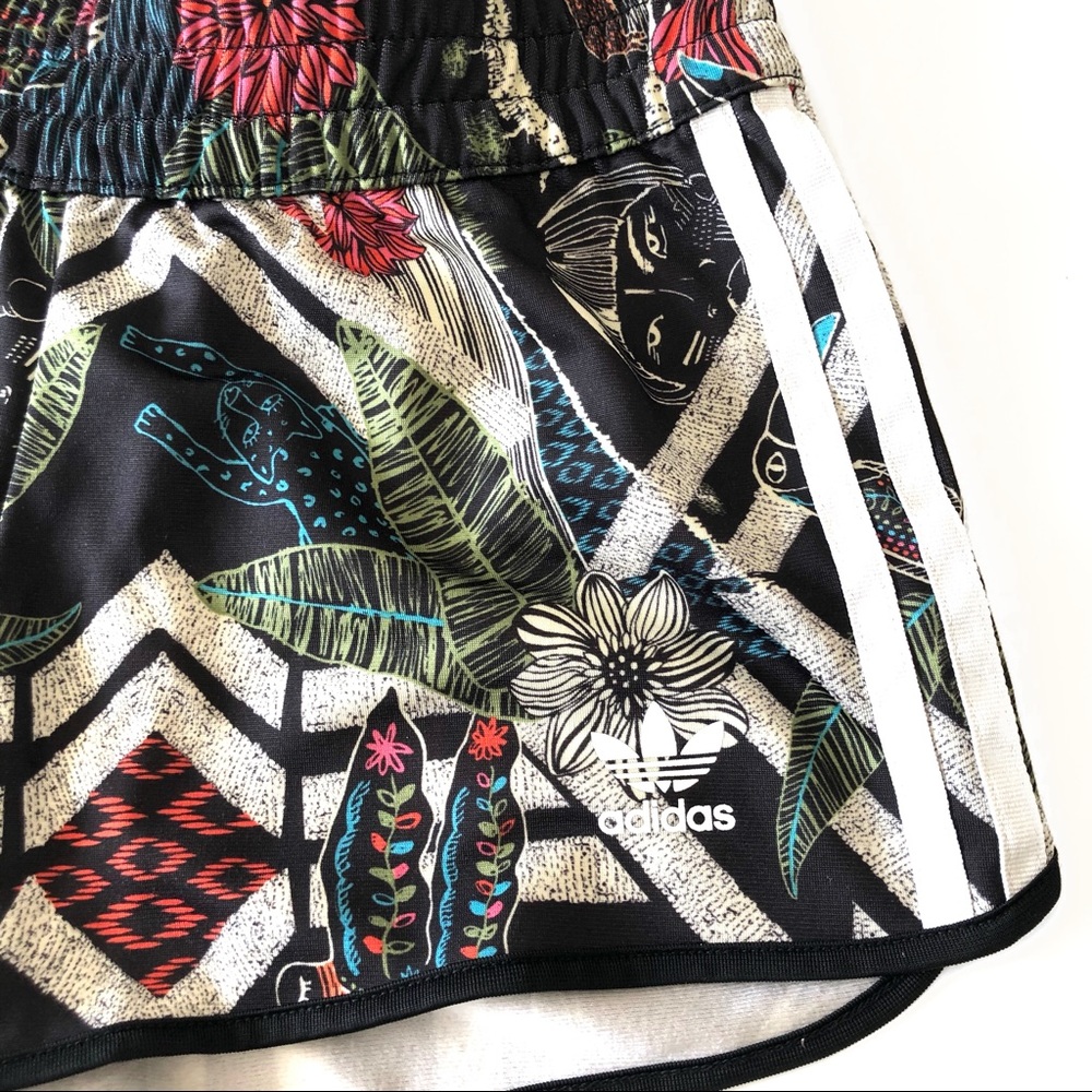‼️SOLD on Ⓜ️ercari‼️Adidas Jungle Dolphin Short - Picture 4 of 5